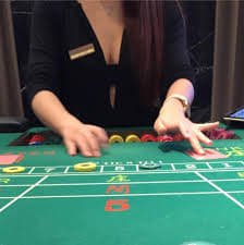 Beragam permainan live casino tersedia dengan kualitas streaming tinggi di existogel